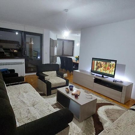 Apartman Loris Apartment Sarajevo Bagian luar foto